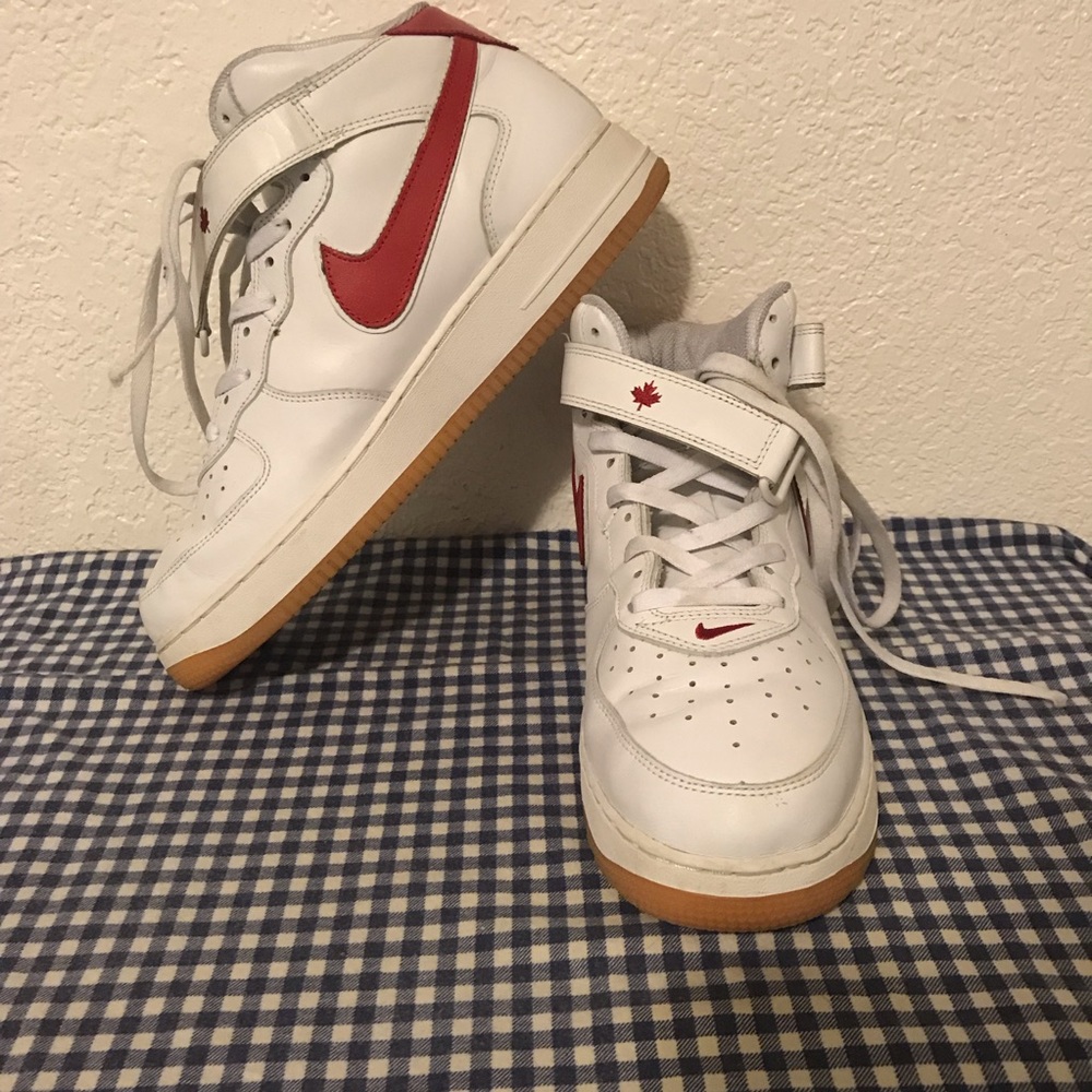NIKE Air “Canada” Exclusives Size 11.5